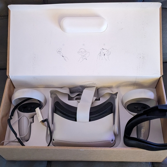 Meta Quest - Picture 2 of 3